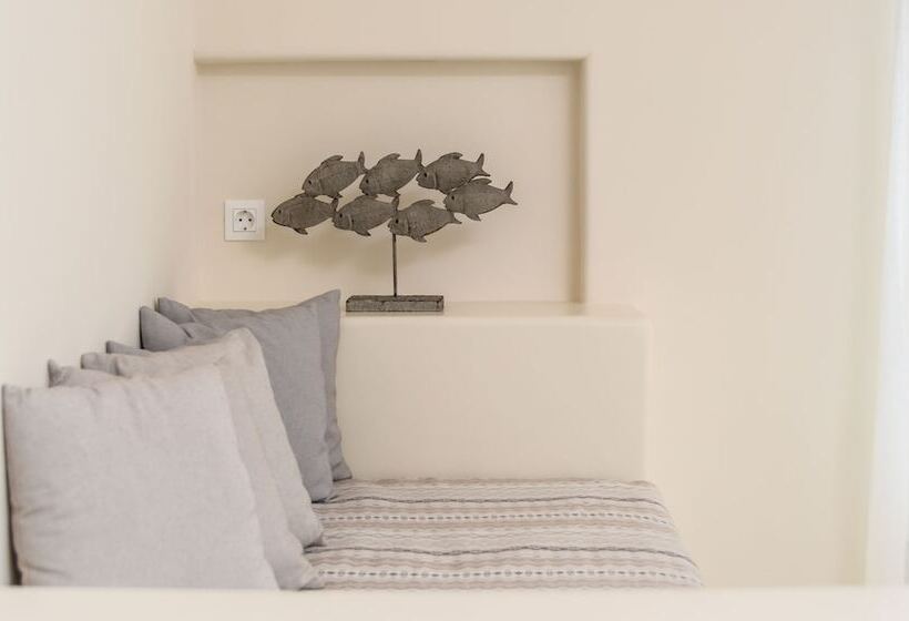 Antony Suites Adults Only