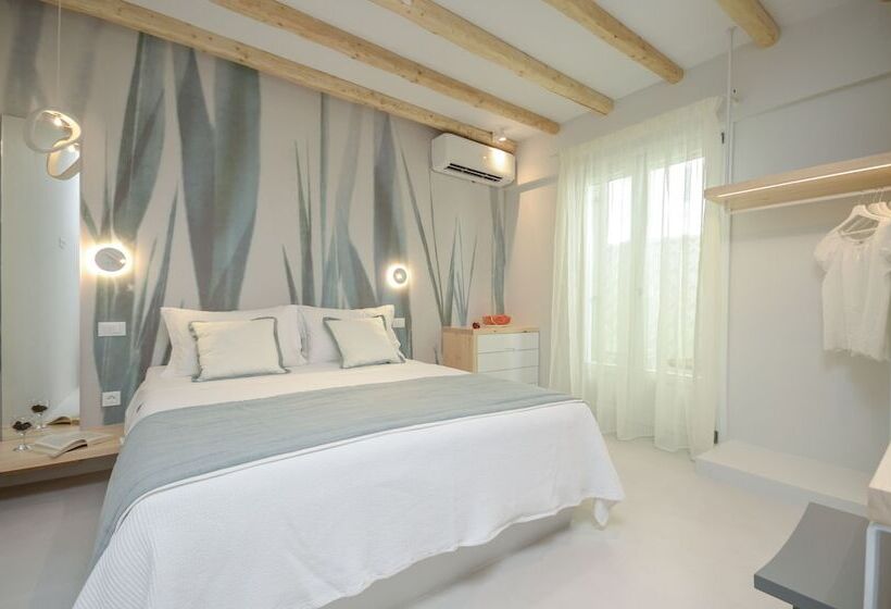 Antony Suites Adults Only