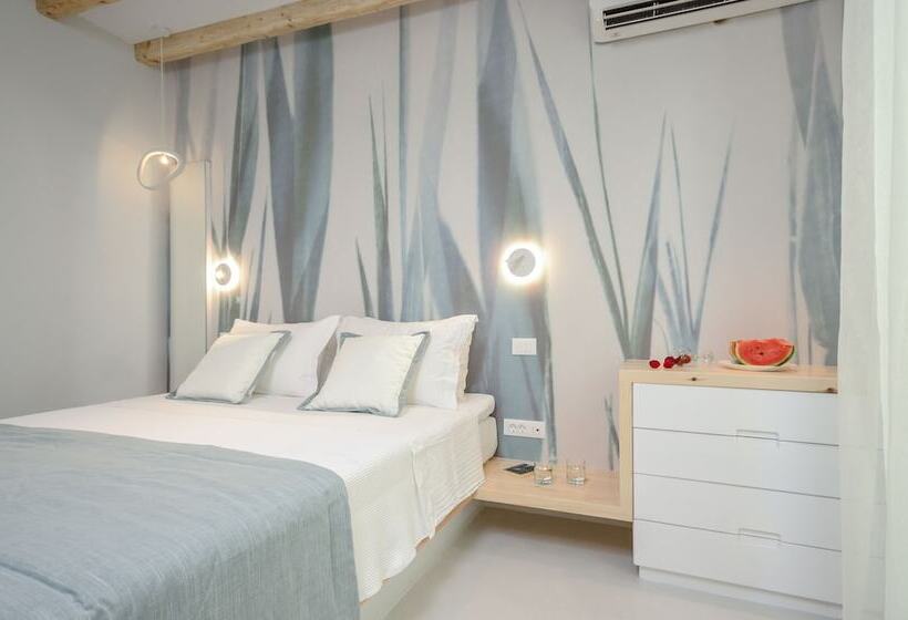 Antony Suites Adults Only