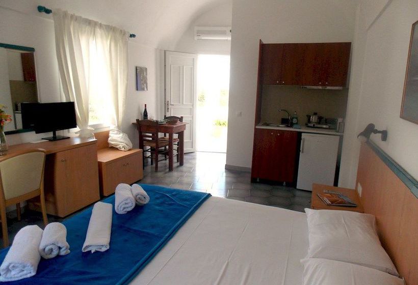 Blue Island Studios & Apartments