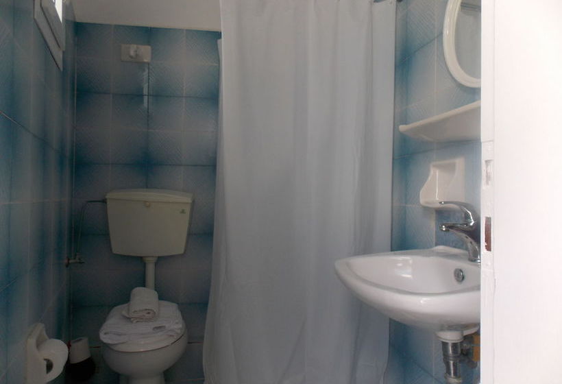 Blue Island Studios & Apartments