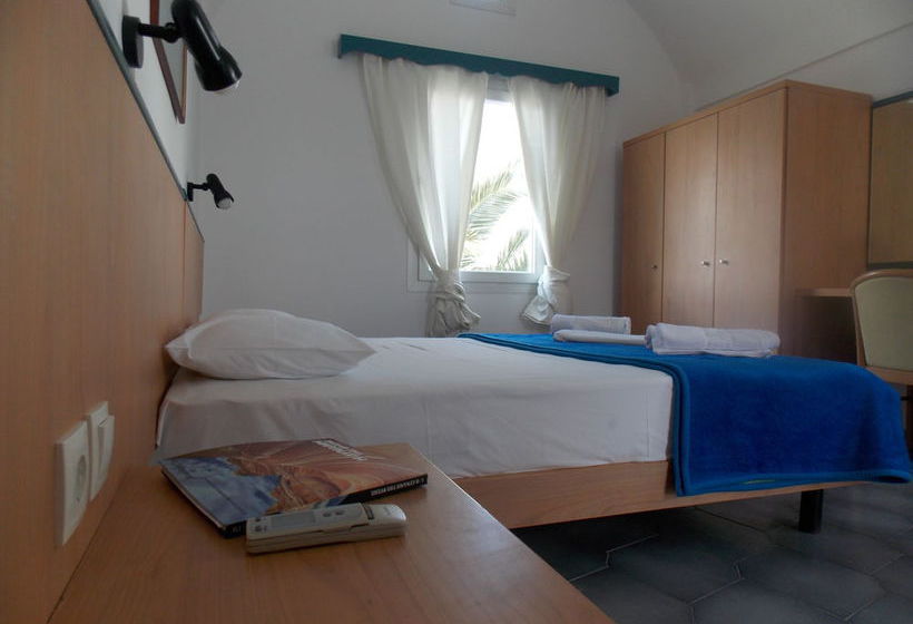 Blue Island Studios & Apartments