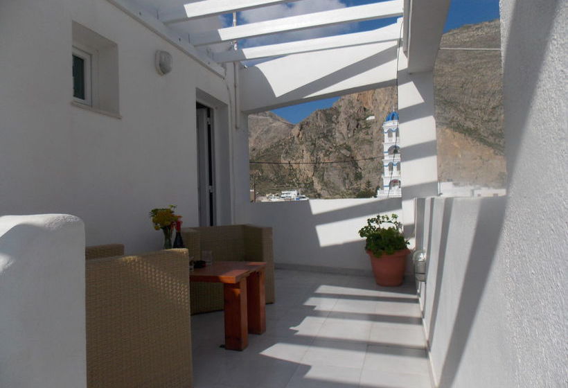 Blue Island Studios & Apartments