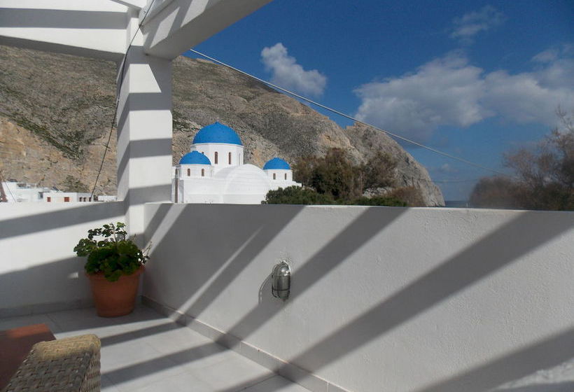 Blue Island Studios & Apartments