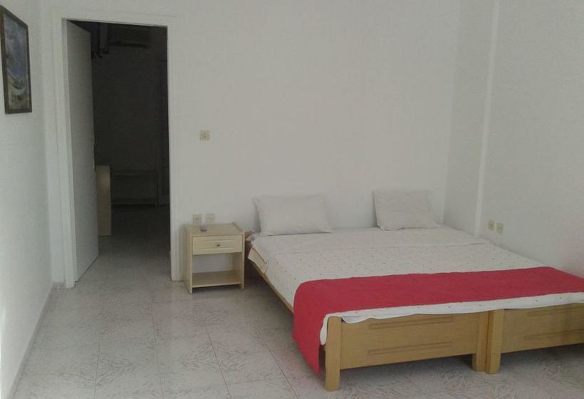 Blue Island Studios & Apartments