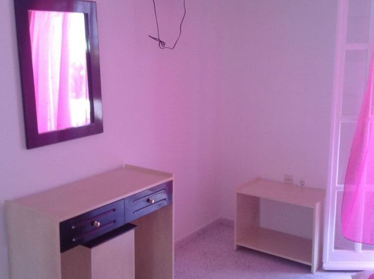 Blue Island Studios & Apartments