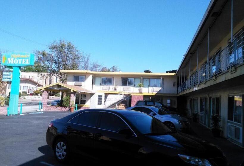 Highlander Motel