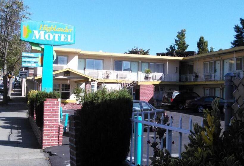 Highlander Motel