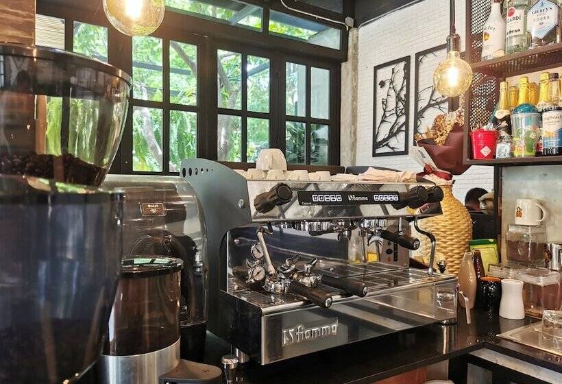 בית מלון כפרי Amara Resort Hua Hin