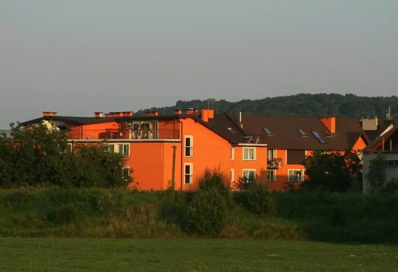 هتل Daisy Superior