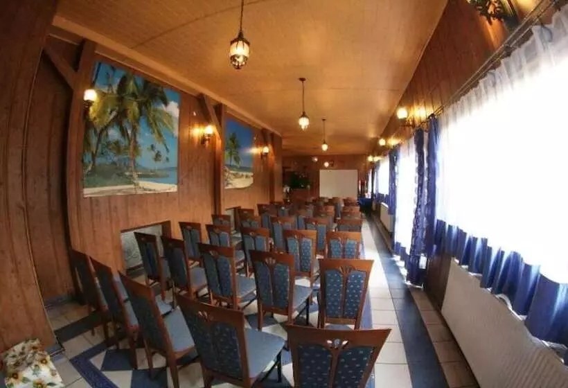 هتل Daisy Superior