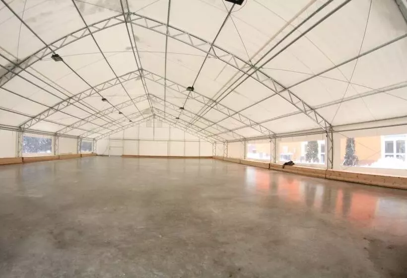 هتل Daisy Superior