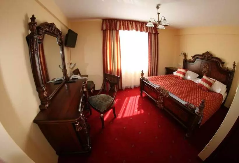 هتل Daisy Superior