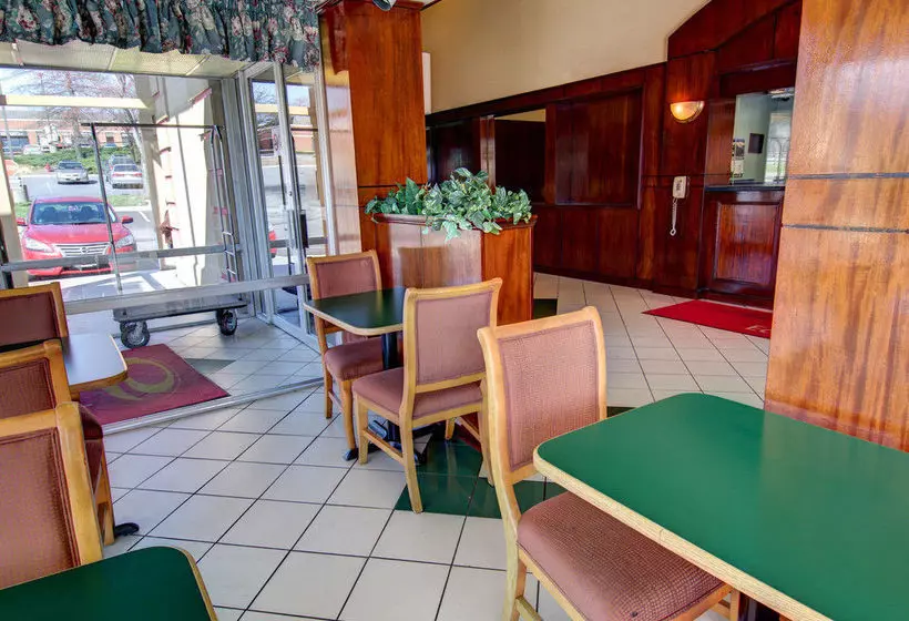 호텔 Econo Lodge Takoma Park