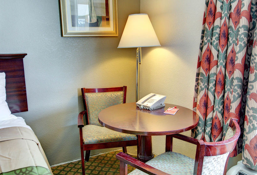 فندق Econo Lodge Takoma Park