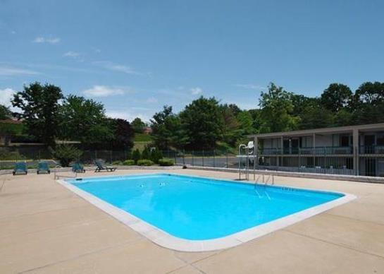 فندق Econo Lodge Takoma Park