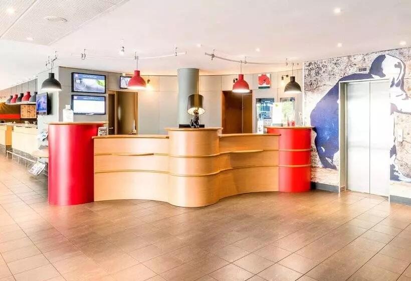 هتل Ibis Marne La Vallée Val D'europe