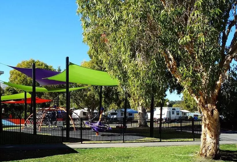 בית מלון כפרי Kirra Beach Tourist Park