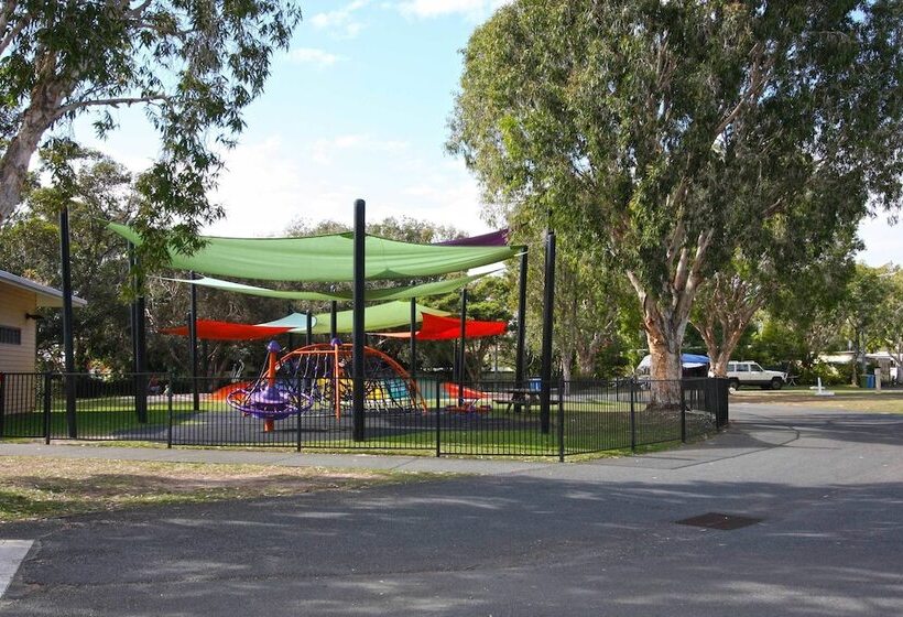 בית מלון כפרי Kirra Beach Tourist Park