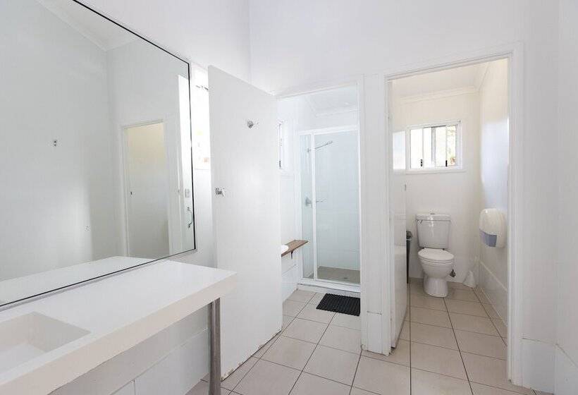 בית מלון כפרי Kirra Beach Tourist Park