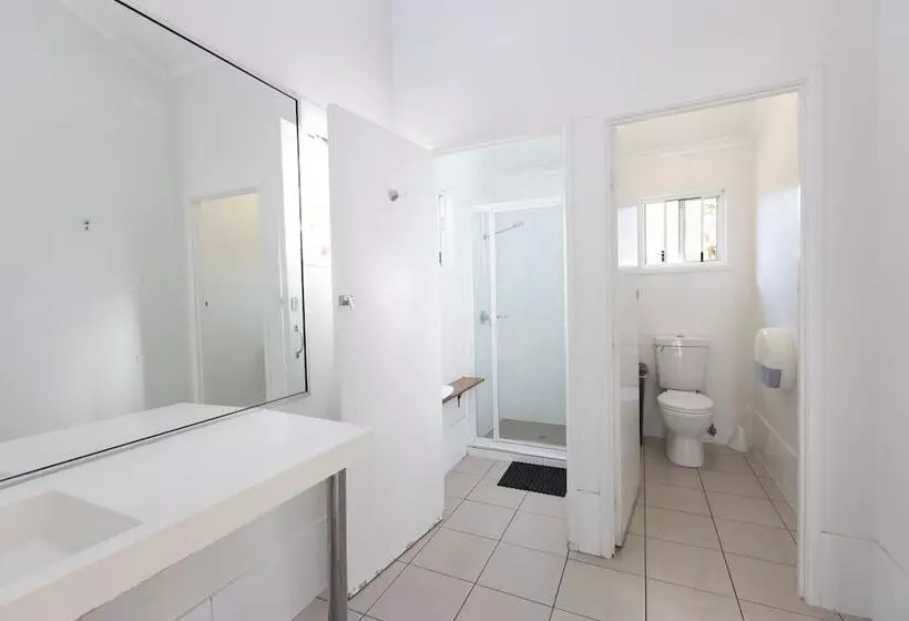 בית מלון כפרי Kirra Beach Tourist Park