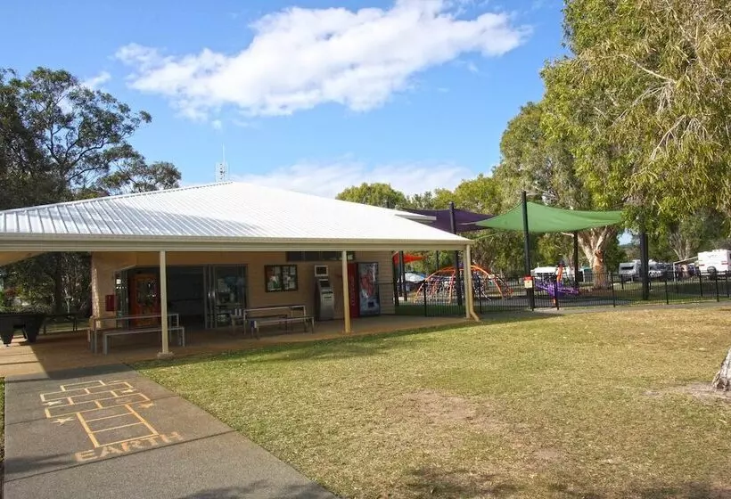 בית מלון כפרי Kirra Beach Tourist Park