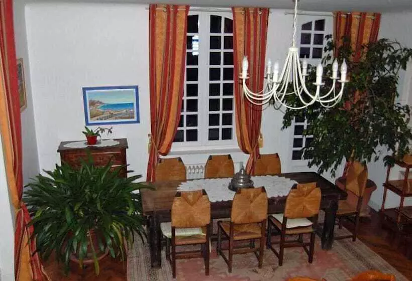 ホテル La Maison D'antan