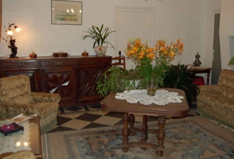 ホテル La Maison D'antan