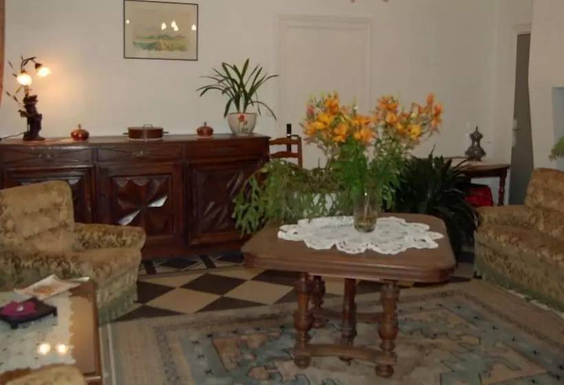 ホテル La Maison D'antan