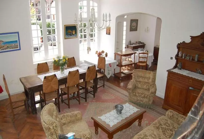 ホテル La Maison D'antan