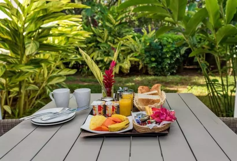 هتل Mon Choisy Beach R