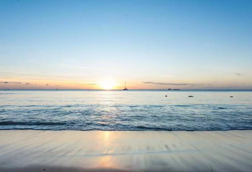 هتل Mon Choisy Beach R