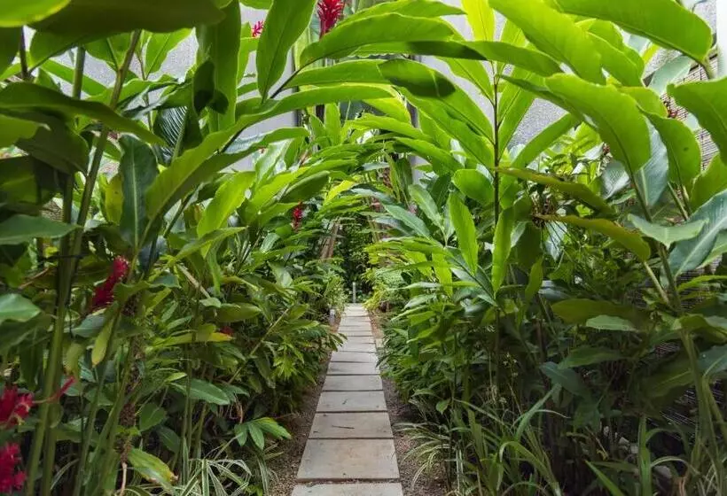 هتل Mon Choisy Beach R