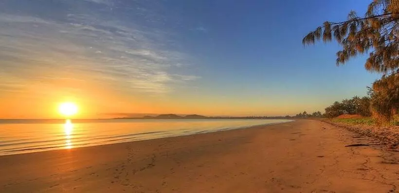 בית מלון כפרי Queens Beach Tourist Village