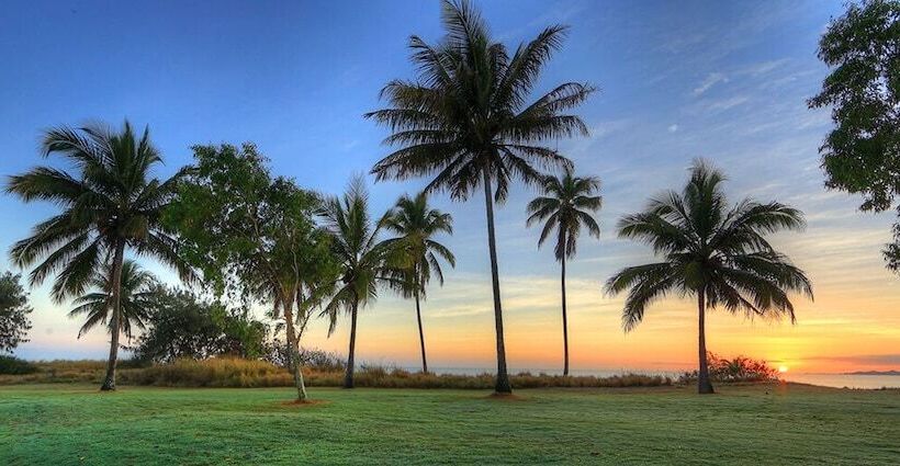 ホテル Queens Beach Tourist Village