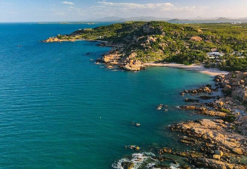 ホテル Queens Beach Tourist Village