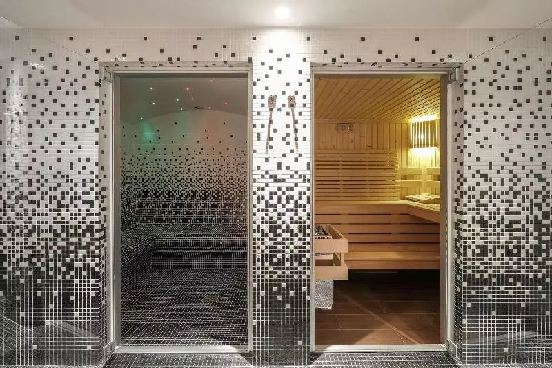 Renaissance Paris Republique Hotel & Spa