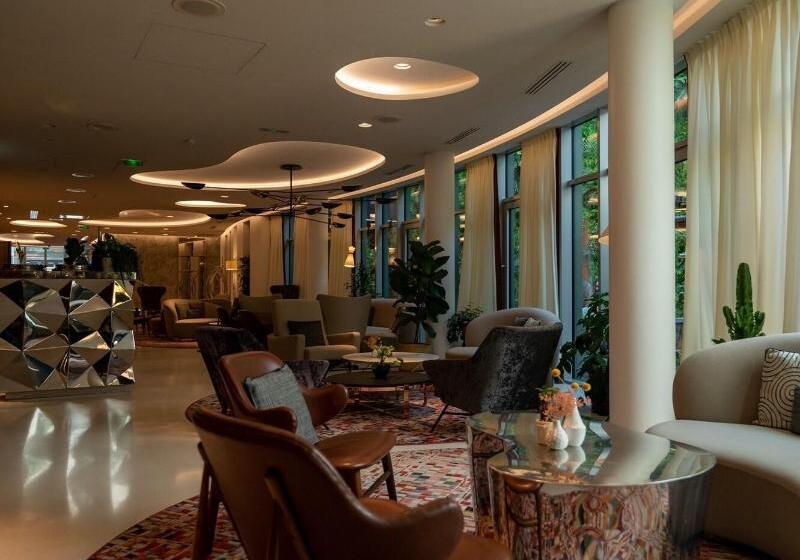 Renaissance Paris Republique Hotel & Spa