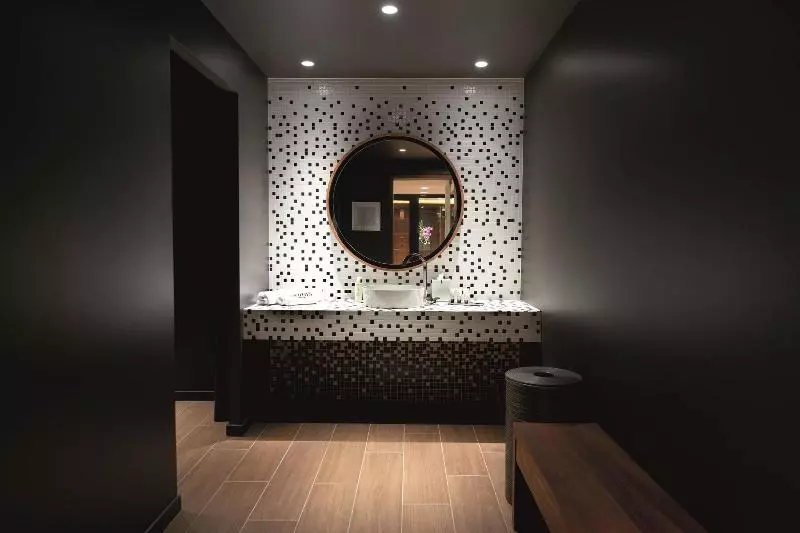 Renaissance Paris Republique Hotel & Spa