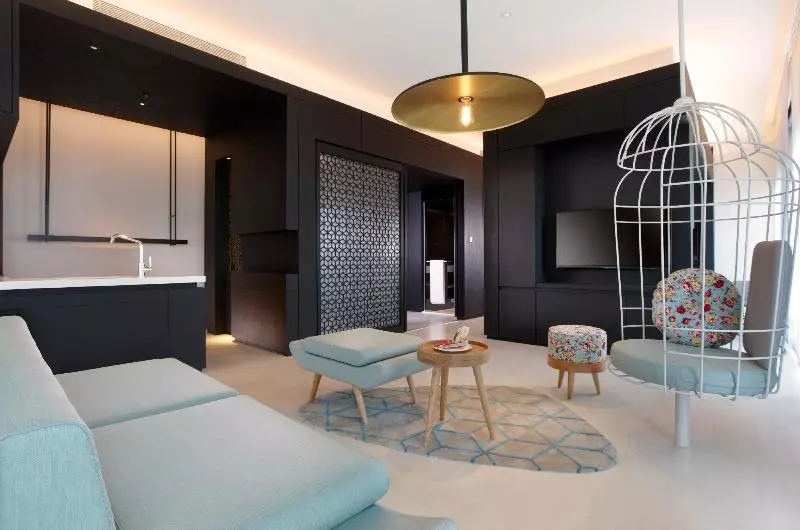 هتل The Place Tainan