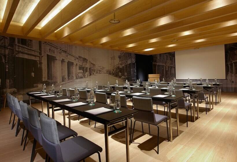 هتل The Place Tainan