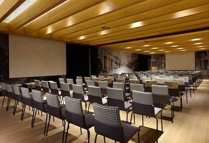 هتل The Place Tainan