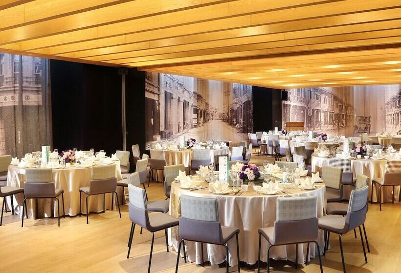 هتل The Place Tainan