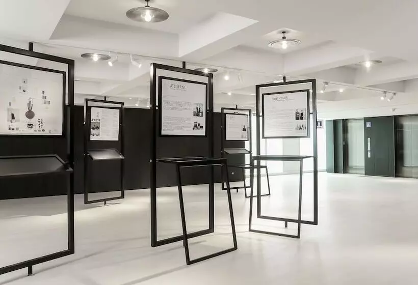 هتل The Place Tainan