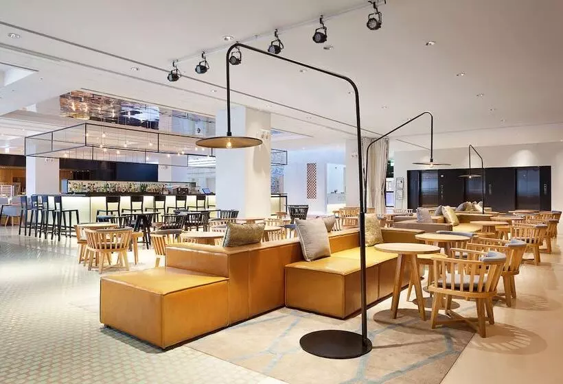 هتل The Place Tainan