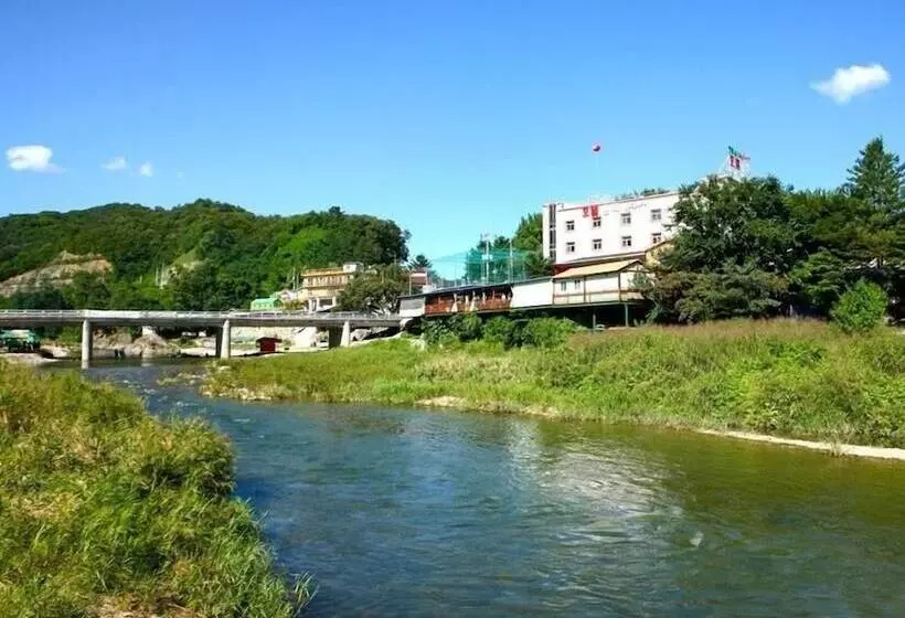 Traum Hotel & Condo