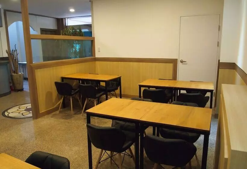 Traum Hotel & Condo