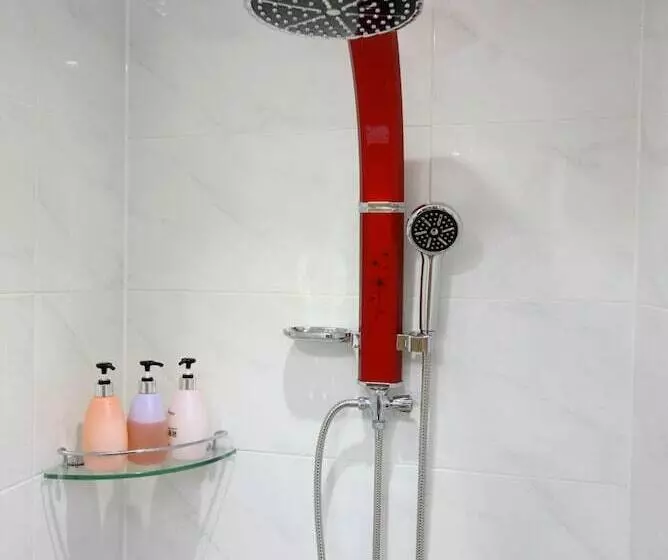 Traum Hotel & Condo