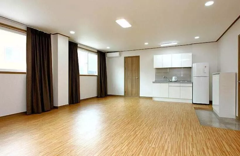 Traum Hotel & Condo