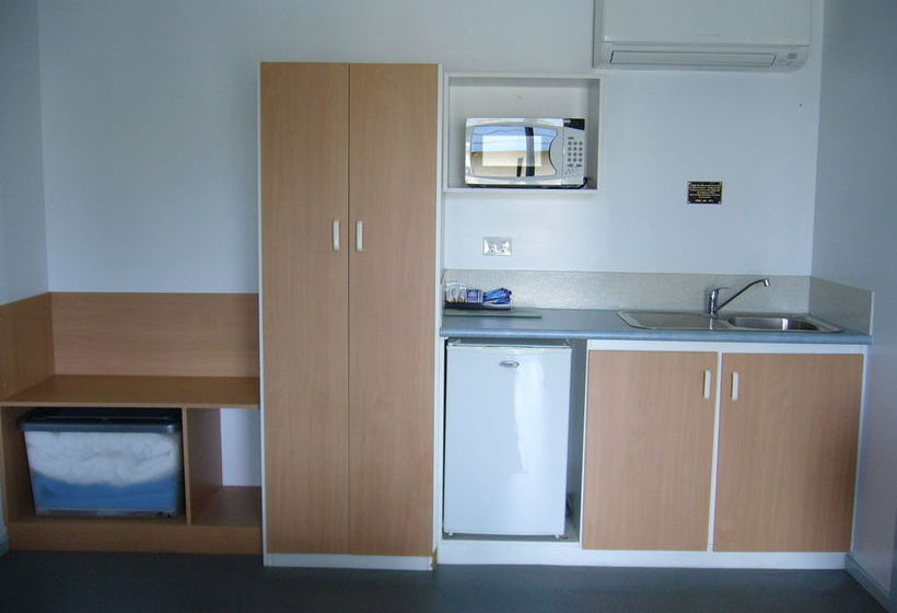 فندق على الطريق Kings Motor Inn & Steakhouse